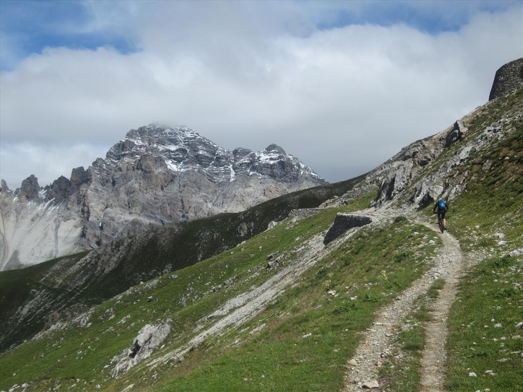 Panorama sul sentiero di Pedenolo